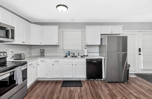 Madison House | Black Hill House near Research Park