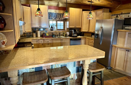 Hill City Cabin | Black Hills GETAWAY- Alpine Prairie Lodge- Beautiful Log Cabin on 8 acres.