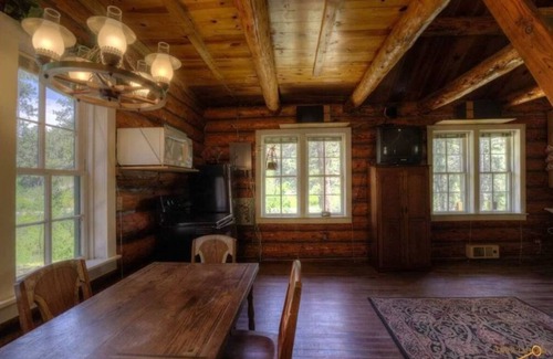 Rapid City Cabin | Black Hills Historic Creekside Log Cabin
