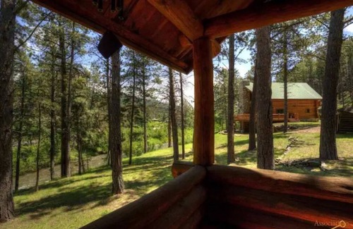 Rapid City Cabin | Black Hills Historic Creekside Log Cabin