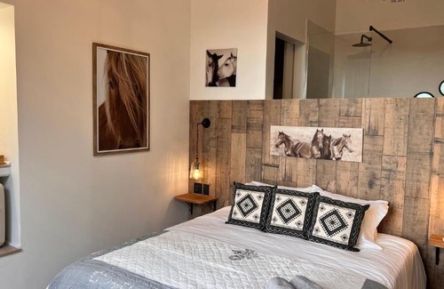 Magaliesberg Cabin | Black Horse Estate