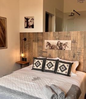 Magaliesberg Cabin | Black Horse Estate