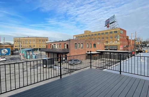 Fountain Square House | Black house stays sleeps 10