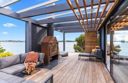 Mount Pleasant House | Black Hut Eco Retreat