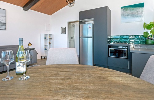 Patutahi Cabin | Black Label Retreats