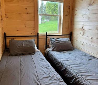 Town of Oswegatchie House | Black lake 2 bdr Waterfront cottage