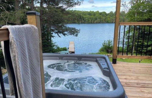 Nominingue Ski Chalet | Black Lake Chalet and Spa in the Laurentians