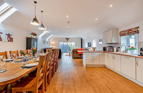 Pontesbury House | Black Lion Barn - Six Bedroom House, Sleeps 12