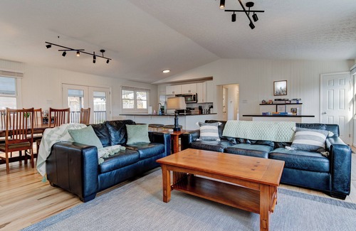 Black Mountain House | Black Mountain Retreat! Pool/HotTub/Games/FirePit