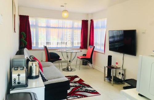 Lake House | Black Pan Holiday Cottage