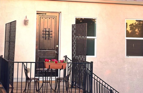 Marshall Ford Condo | Black Pearl! Near Lake Travis Safe Hood, Large Entertainment area