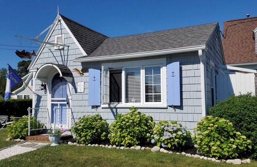 Niantic Cottage | Black Point Beach Cottage- steps to a private beach!