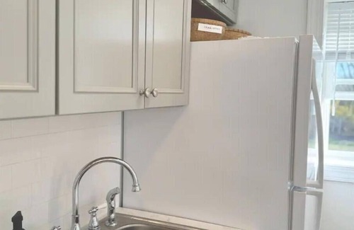 Niantic Apartment | Black Point Bungalow Near Downtown Niantic