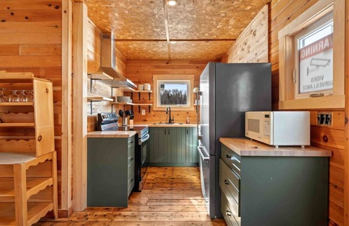 Red Bank Cabin | Black Rapids - Pacific Lodge