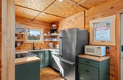 Red Bank Cabin | Black Rapids - Pacific Lodge