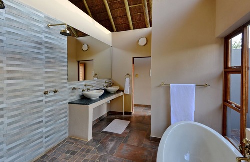 Pilanesberg National Park Cabin | Black Rhino Game Lodge