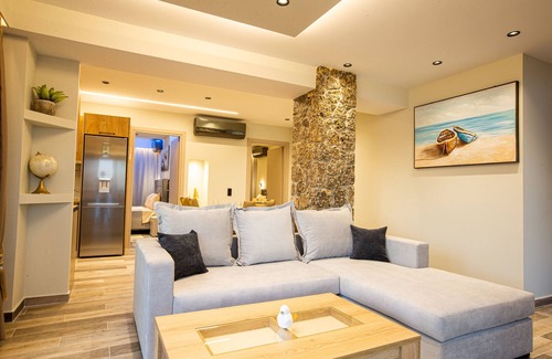 Agios Gordios House | Black Rocks Family, Luxury Seafront Beach Maisonette