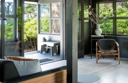 Hyams Beach House | Black Shack on Hyams Beach