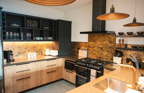 Twizel House | Black Stilt Retreat, STUNNING luxury property