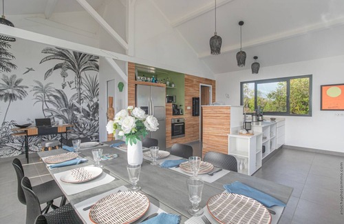 Le Diamant Villa | Black Stone