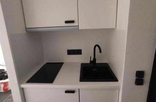 Kaninchenberg Apartment | Black & White Apartment