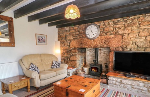 Bolventor Cottage | BLACKADON FARM COTTAGE, pet friendly, with open fire in Bodmin Moor