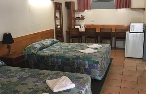 Blackall Hotel | Blackall Coolibah Motel