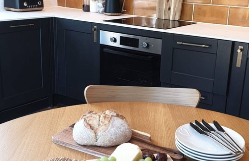 Howlett End House | Blackbarn Wood by Interhome