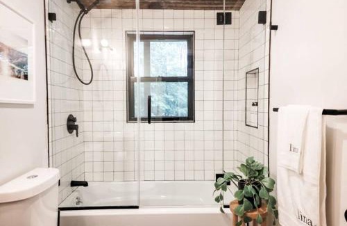 Chichester House | Blackbear Lodge - Ski Phoenicia, Hunter, Catskills, Windham, Belleayre