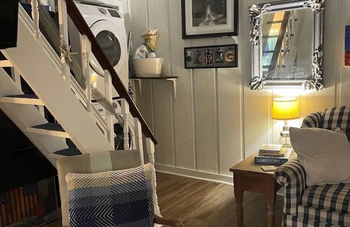 Townsend Cottage | Blackbeard Creek Cottage: Secluded & Waterfront