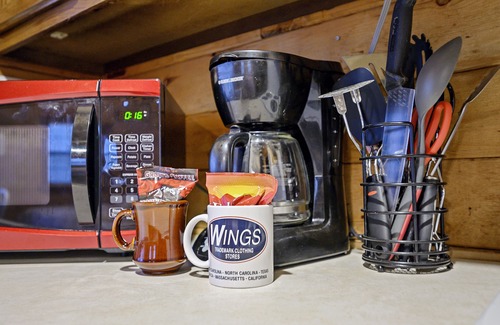 Broken Bow Cabin | Blackberry Bungalow 1 Room cabin, Sleeps 4 with Stocked fishing Pond.