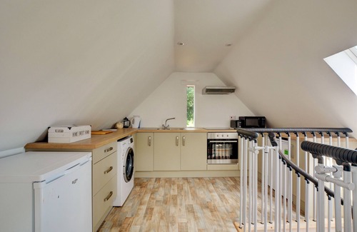 Roughton House | Blackberry Cottage - Two Bedroom House, Sleeps 4