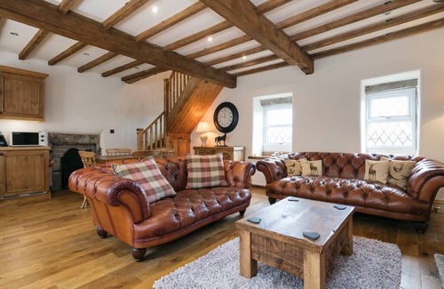 Haworth Cottage | Blackberry Cottage with Log Burner
