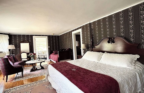 Norfolk Bed & Breakfast | Blackberry River Inn