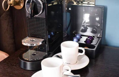 Earl's Court Hotel | Blackbird