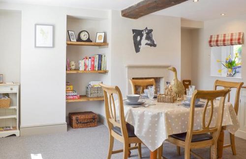 Beeley House | Blackcurrant Cottage At Stanton Ford Farm