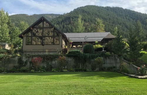Missoula House | Blackfoot River Paradise