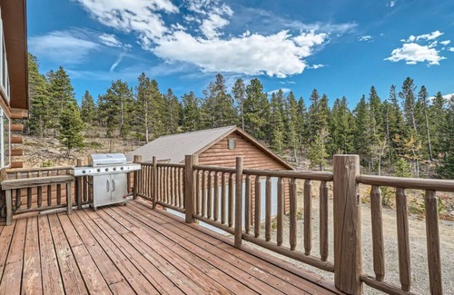 Black Hawk Cabin | Blackhawk I Golden Gate Canyon I Skiing I Hiking