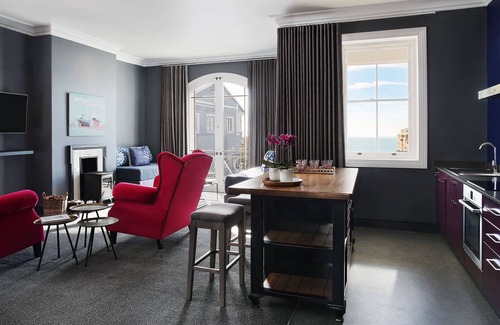 Three Anchor Bay House | Blackheath Lodge