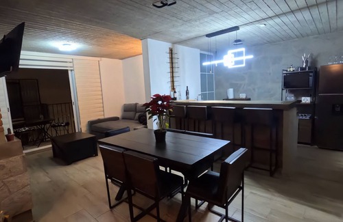 Mazamitla Ski Chalet | BlackMoon Luxury Cabin 5 minutes from downtown Mazamitla!