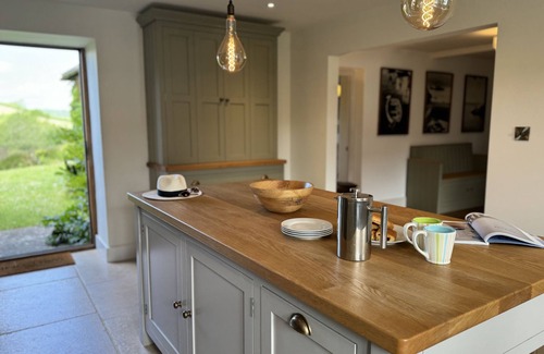 Dittisham Cottage | Blackness Barn - sleeps 8 guests in 4 bedrooms