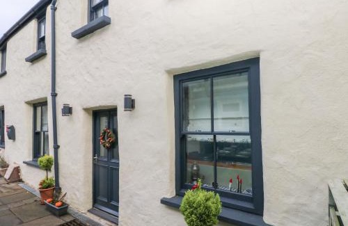 Pembroke House | Blacksmiths Cottage