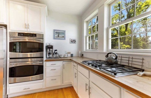 South Haven House | Blackstone on the Bluff | Lake Views | Historic
