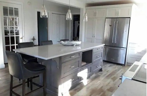 The Archipelago Cottage | Blackstone's Lakeside retreat- tranquility and relaxation await!