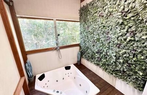 Blacktown House | Blacktown Spa & Garden Escape
