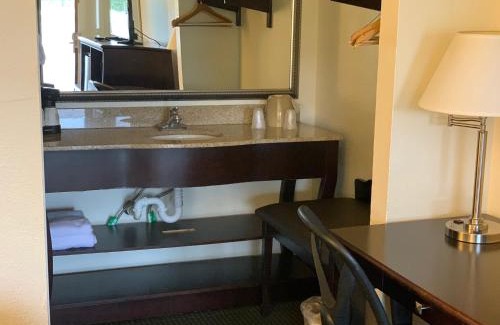 Harold Hotel | Blackwater Inn Milton