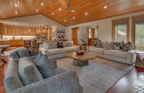Tahoe Pines House | Blackwood Creek Chalet - TLUXP