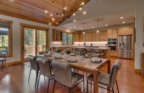 Tahoe Pines House | Blackwood Creek Chalet - TLUXP