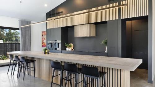 Willow Vale House | Blackwood Manor Retreat