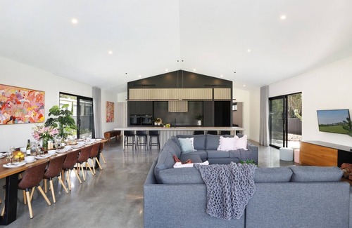 Willow Vale House | Blackwood Manor - timeless memories for unforgettable family or group getaways.